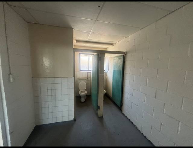 339M² WAREHOUSE TO LET IN BLACKHEATH INDUSTRIAL